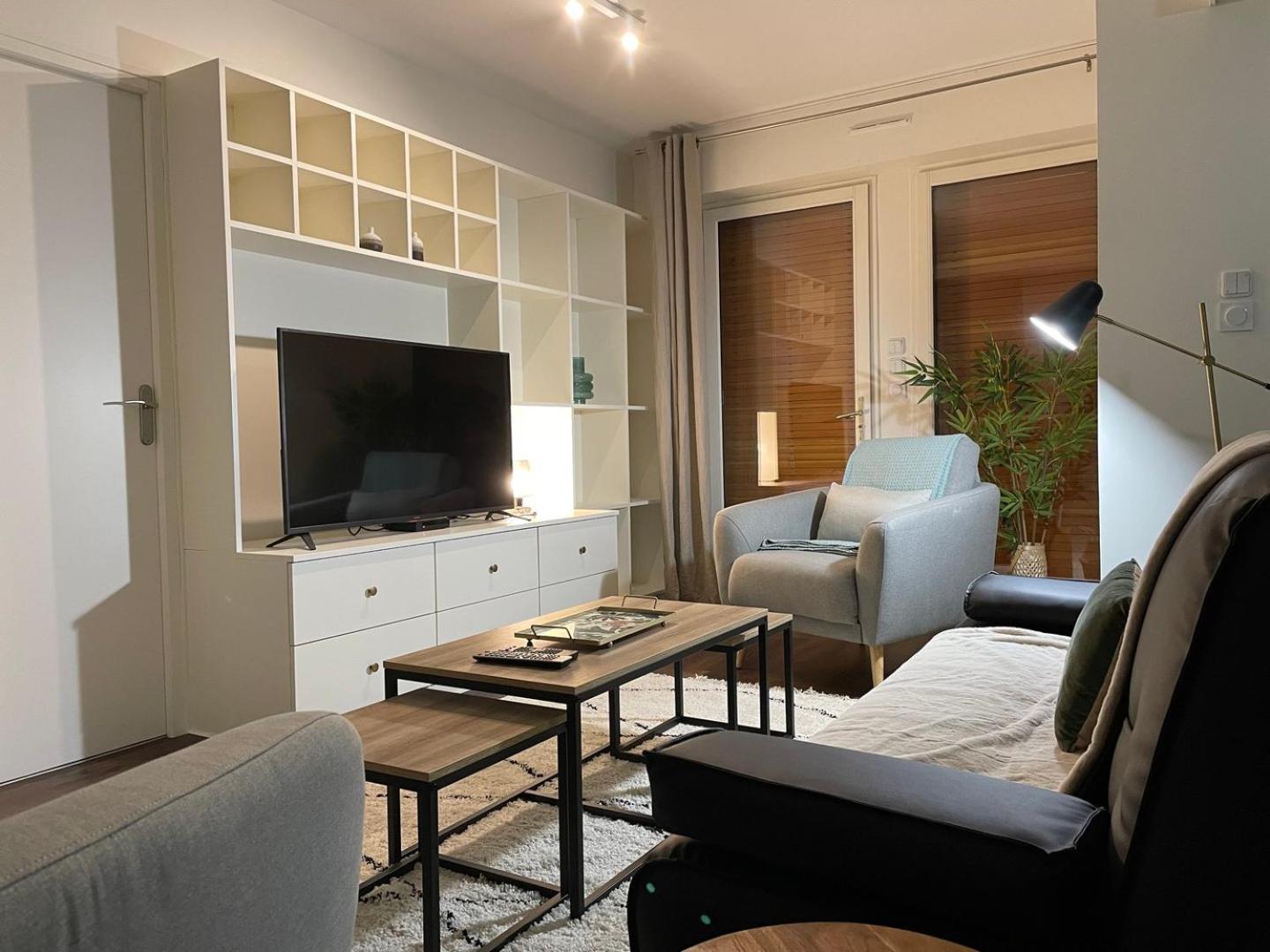 Le Patio De La Reine Berthe - Parking Included Apartment Chartres Bagian luar foto