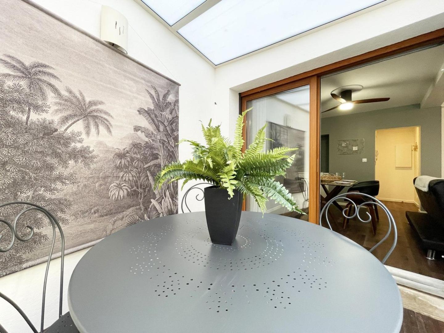 Le Patio De La Reine Berthe - Parking Included Apartment Chartres Bagian luar foto