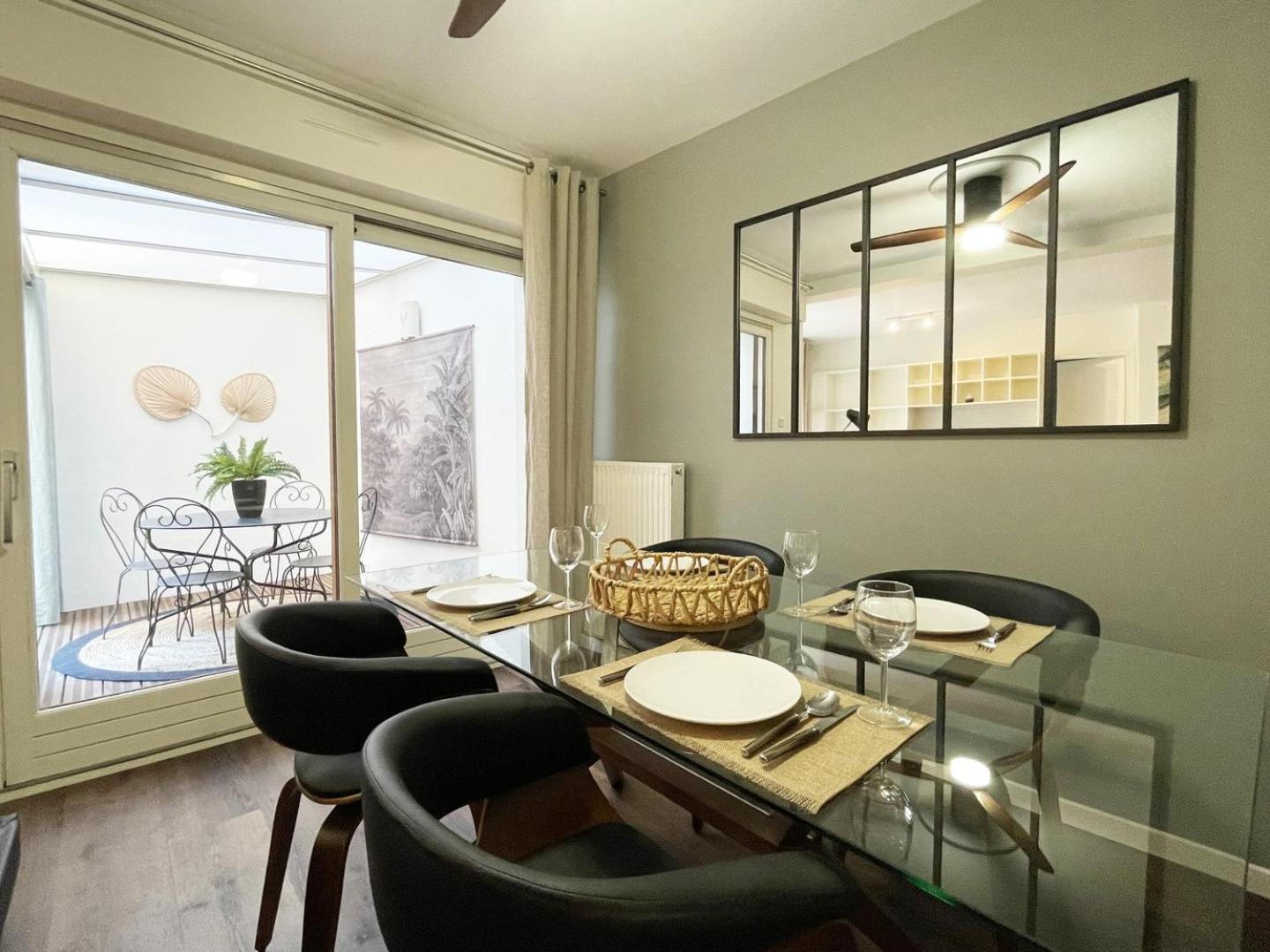 Le Patio De La Reine Berthe - Parking Included Apartment Chartres Bagian luar foto